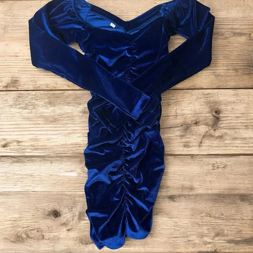 Shein velvet long sleeve dress (A11) - Picture 6 of 7